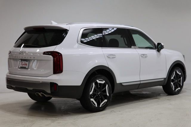 Used 2025 Kia Telluride S FWD image 8