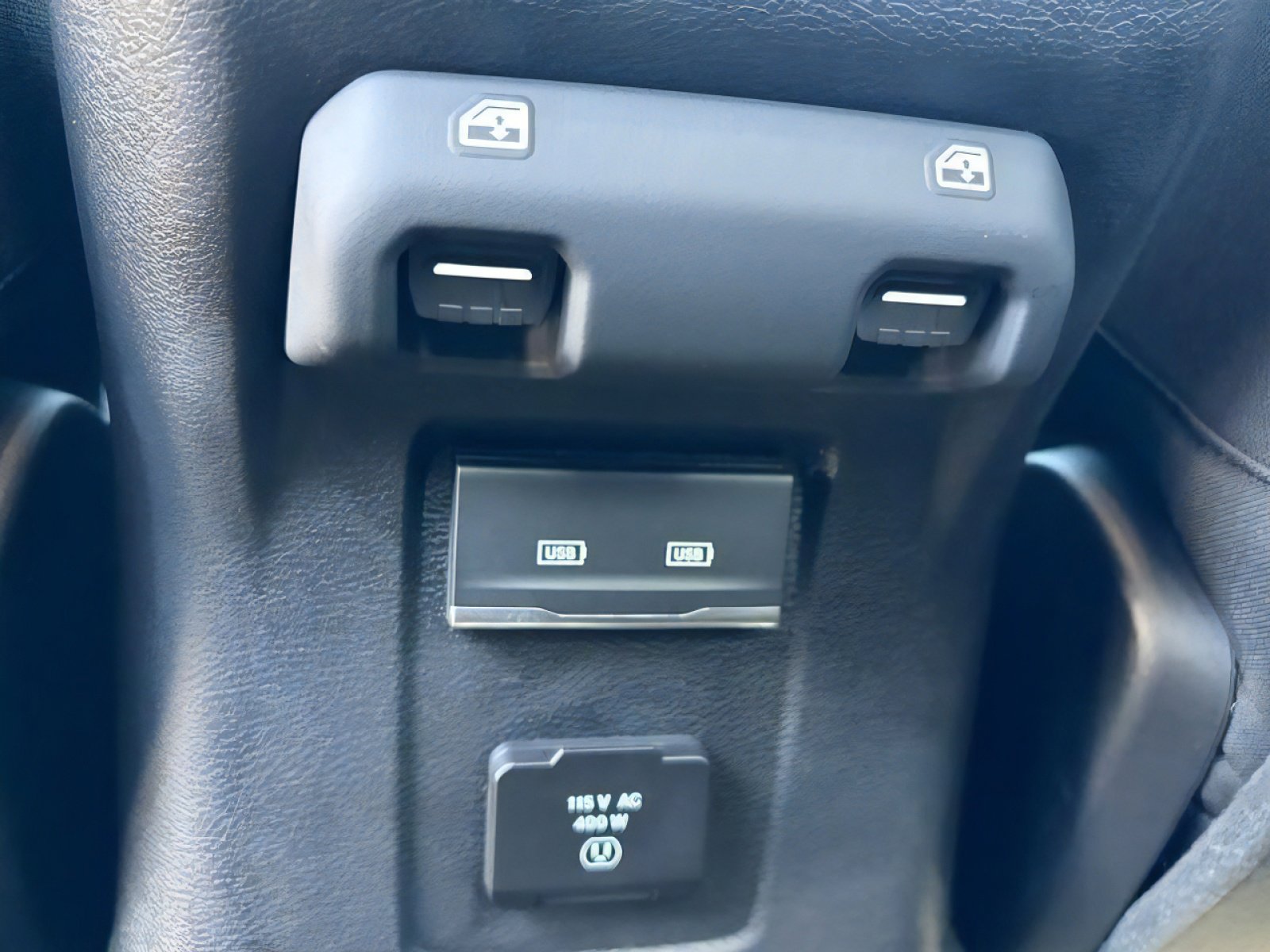 Used 2025 Jeep Gladiator Mojave w/ Convenience Group AWD/4WD image 13
