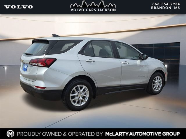 Used 2022 Chevrolet Equinox LS image 4