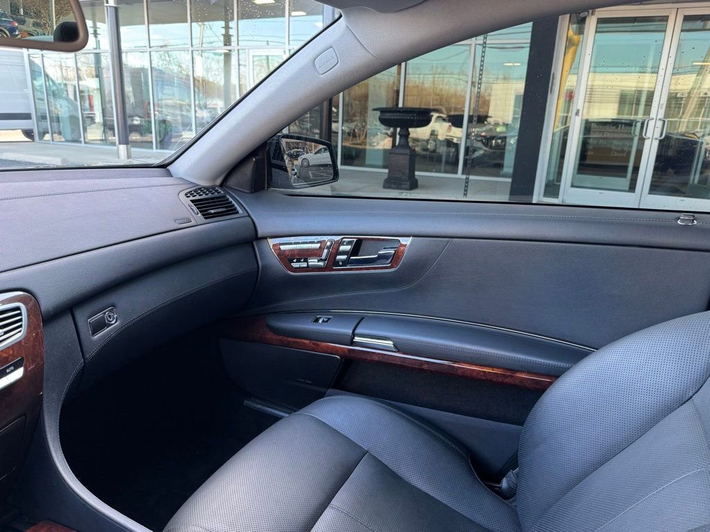 Used 2012 Mercedes-Benz CL 550 4MATIC image 11