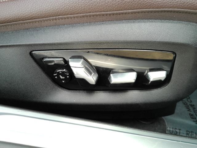 Used 2022 BMW 740i RWD image 20