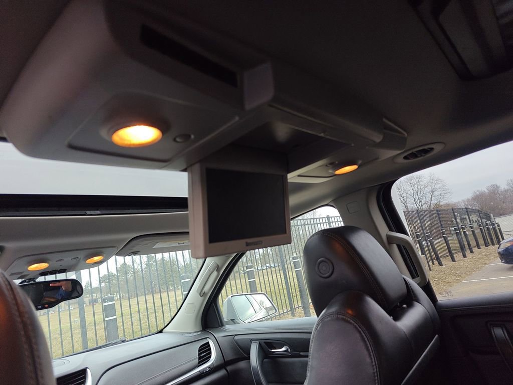 Used 2015 Chevrolet Traverse LT image 12