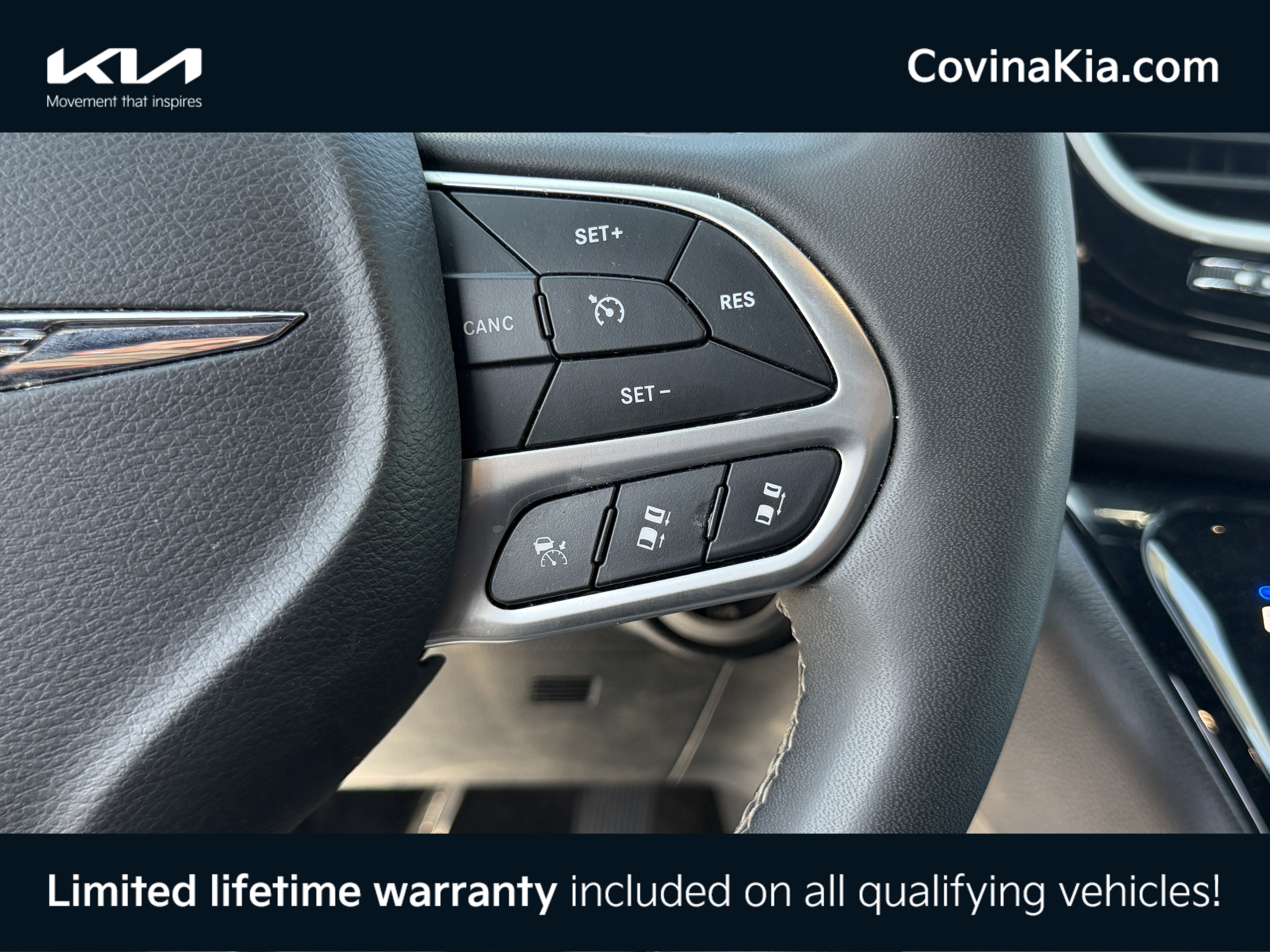 Used 2025 Chrysler Pacifica Select FWD image 20