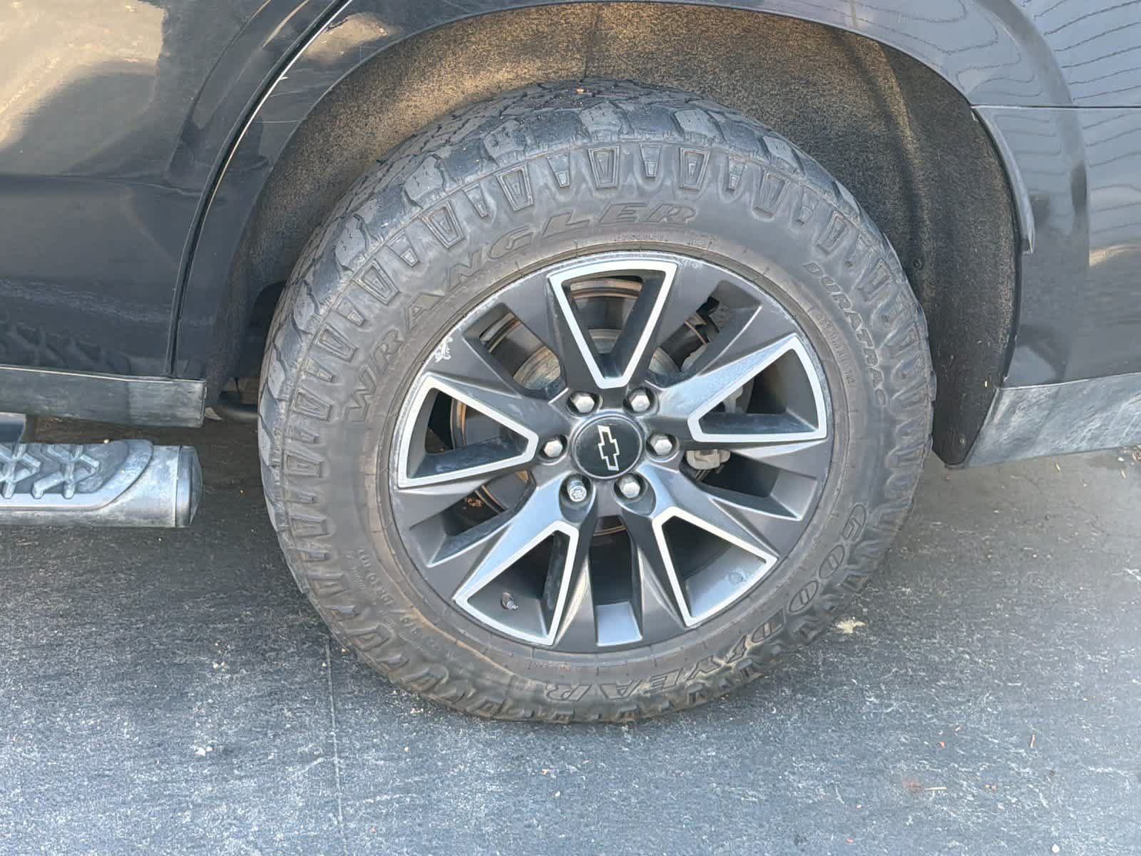 Used 2021 Chevrolet Tahoe Z71 w/ Z71 Signature Package AWD/4WD image 11