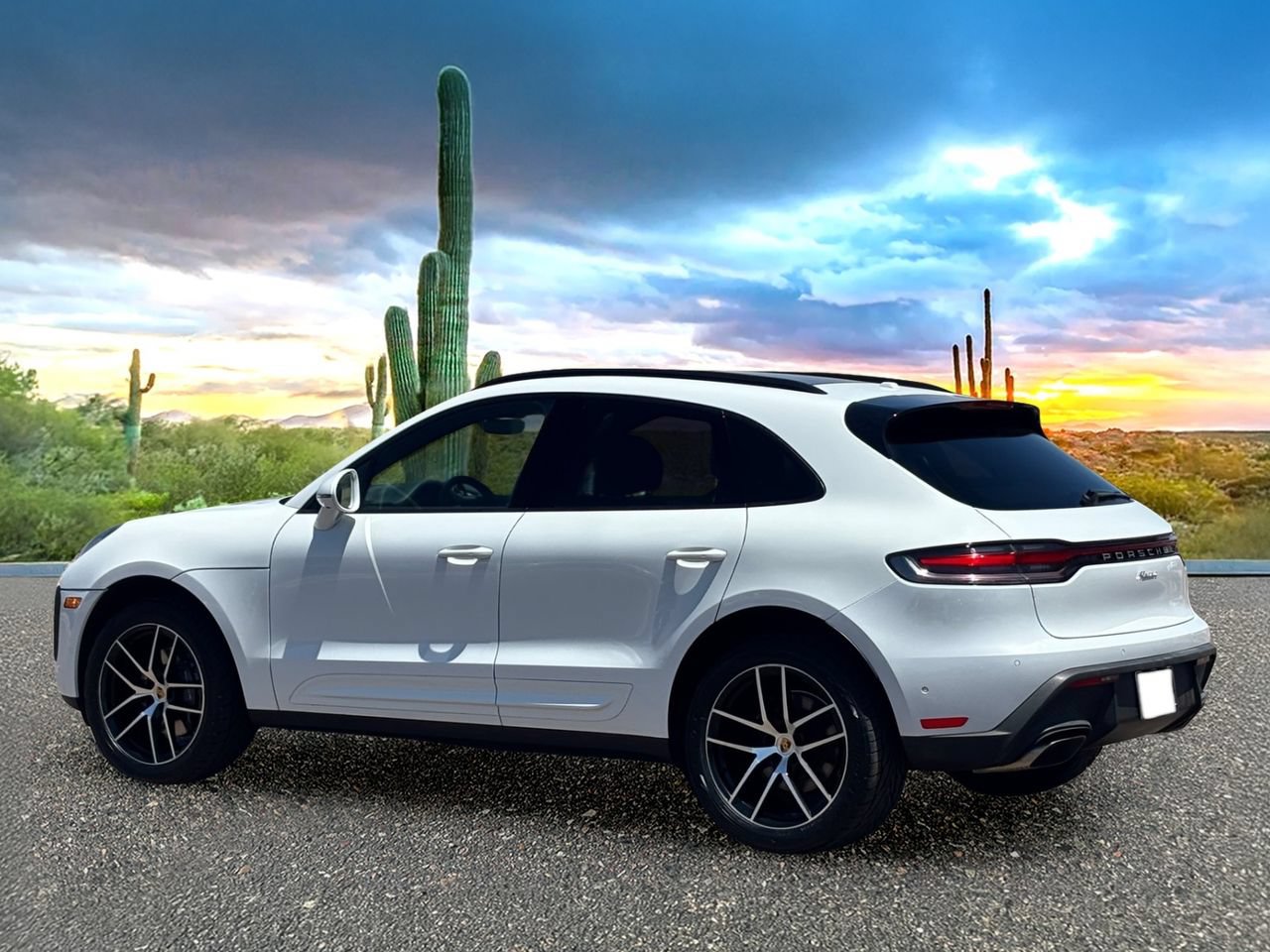 Used 2022 Porsche Macan AWD/4WD image 4