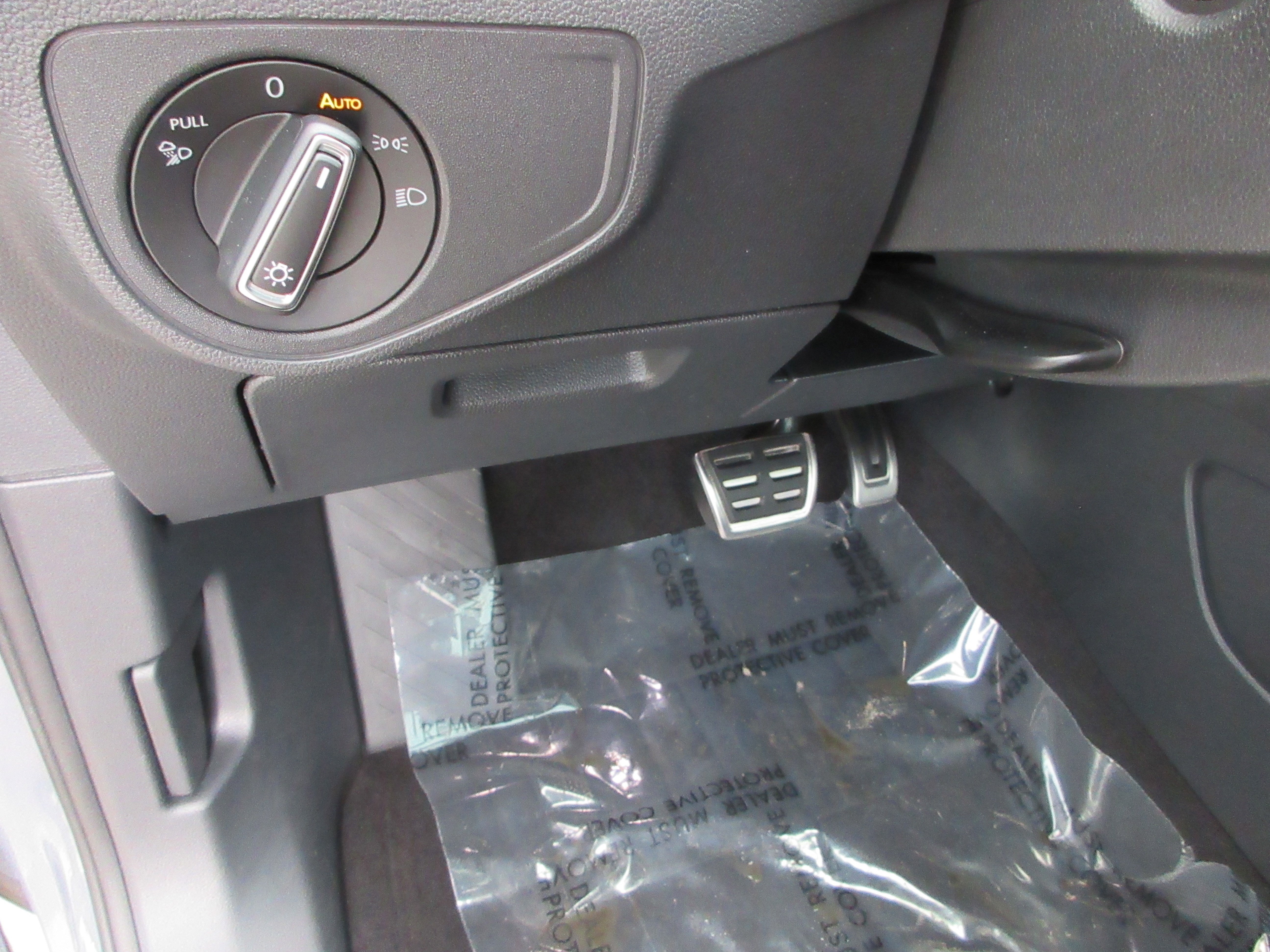 Used 2022 Volkswagen Atlas Cross Sport SEL Premium R-Line image 34