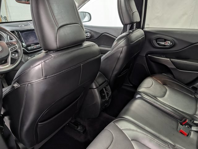Used 2019 Jeep Cherokee Limited w/ Luxury Group AWD/4WD image 13