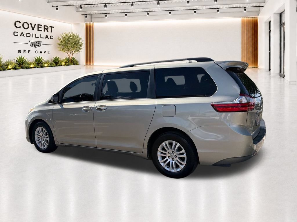 Used 2017 Toyota Sienna XLE w/ XLE Navigation Package FWD image 7