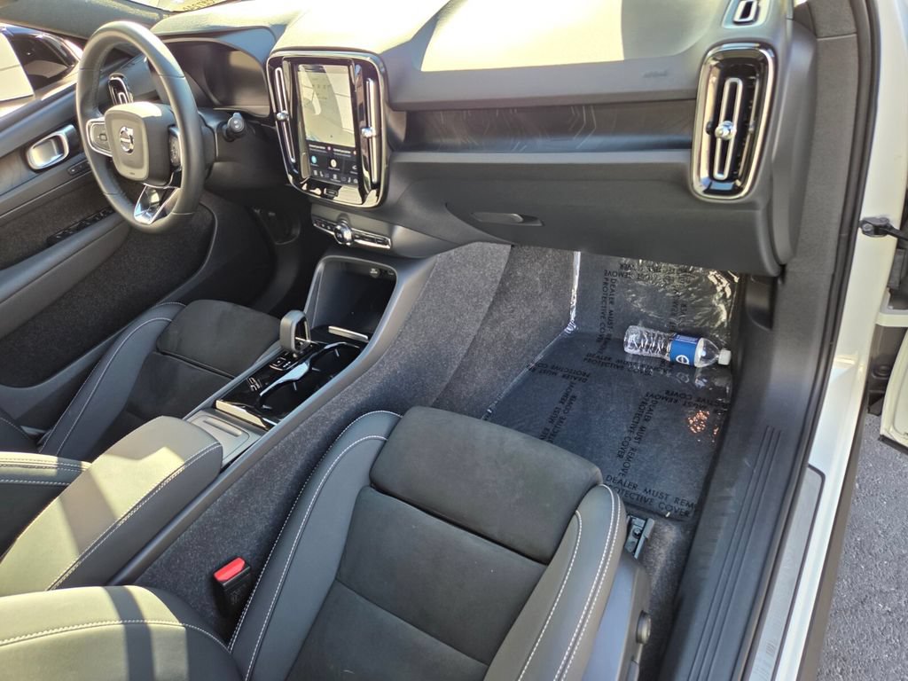 Certified 2023 Volvo XC40 Recharge Plus AWD/4WD image 23