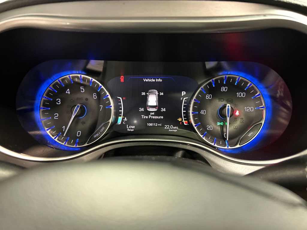 Used 2019 Chrysler Pacifica Limited w/ S Appearance Package FWD image 16