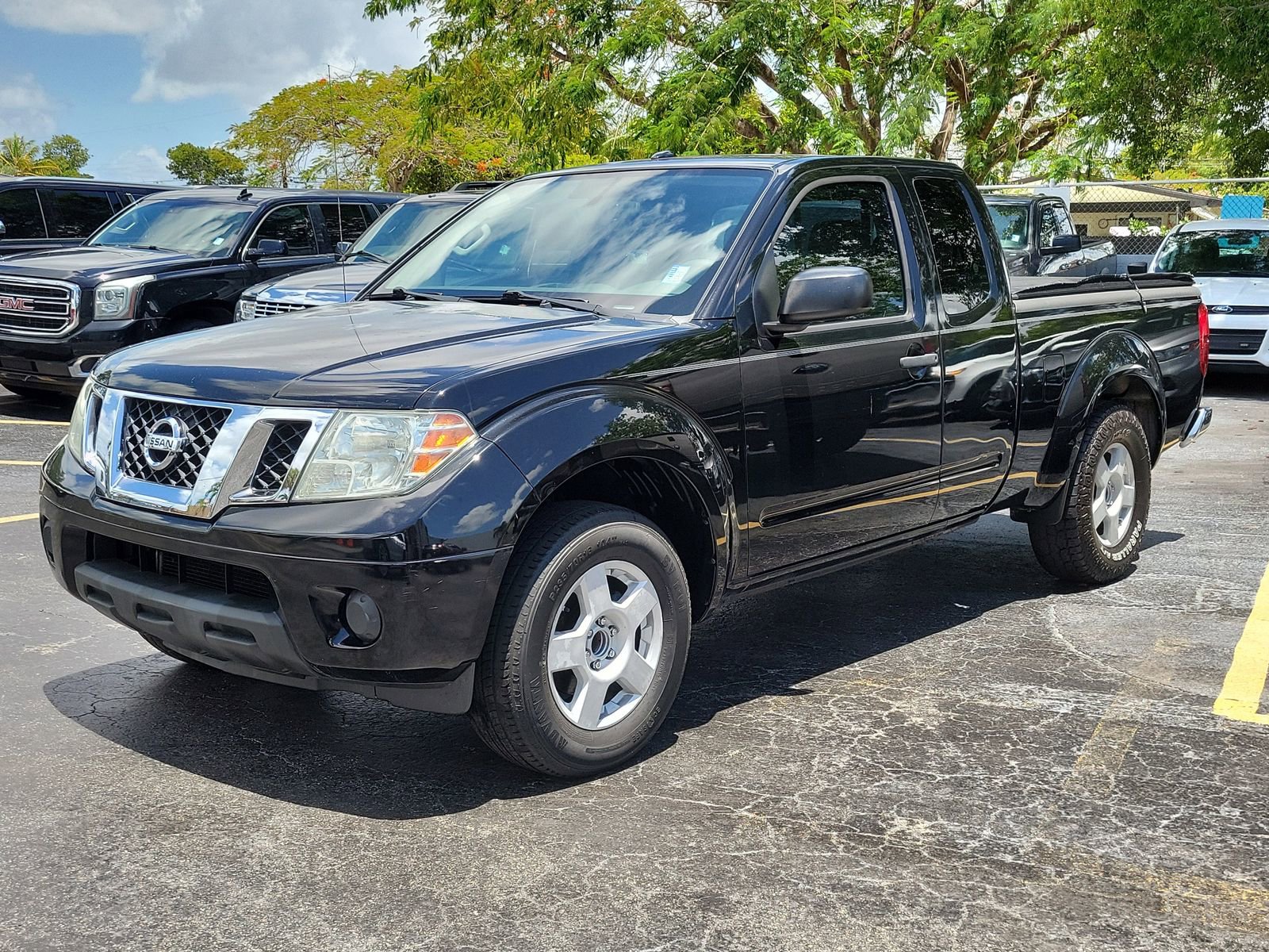 Used 2014 Nissan Frontier SV RWD image 32