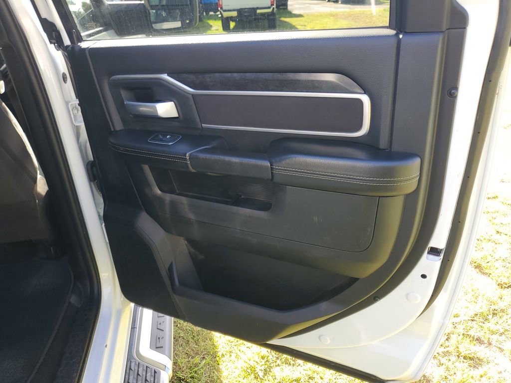Used 2024 RAM 2500 Big Horn AWD/4WD image 33