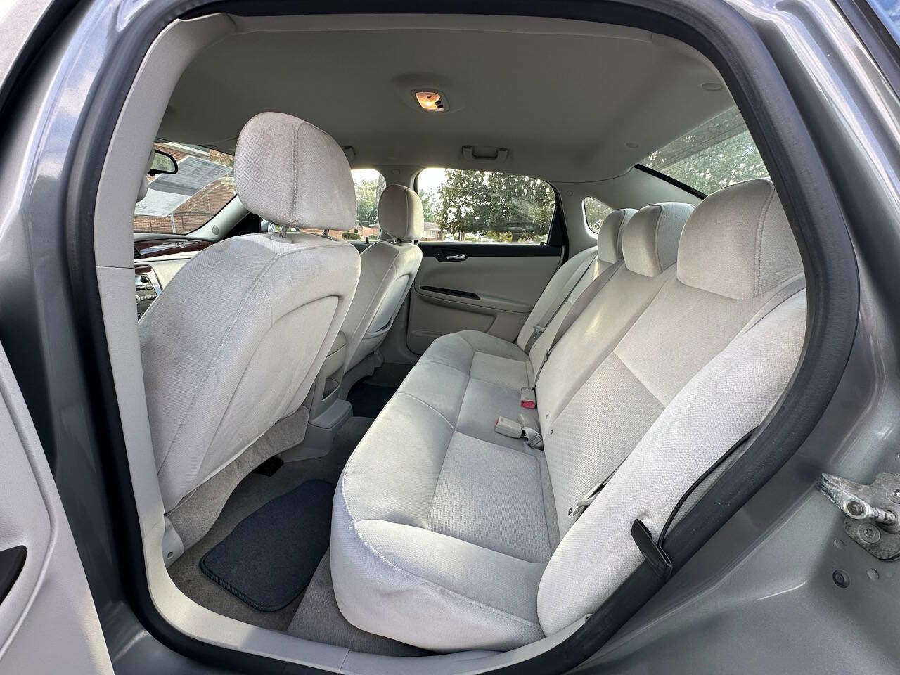 Used 2008 Chevrolet Impala LS image 13