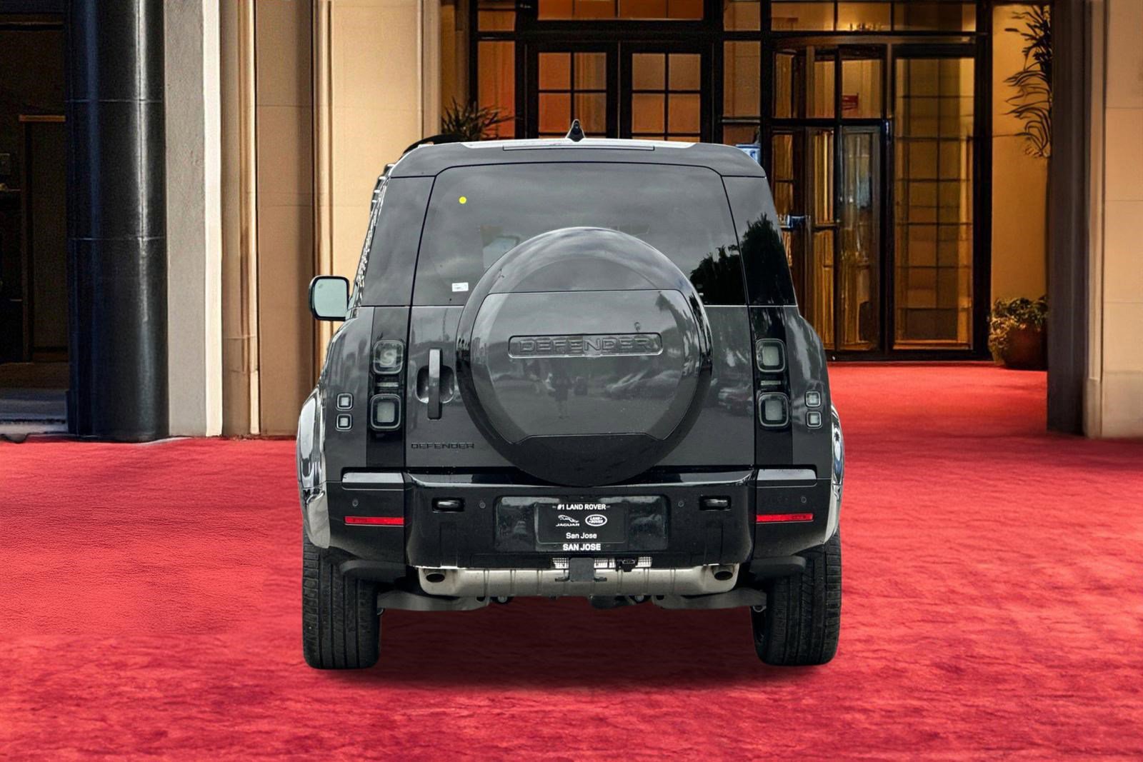 New 2026 Land Rover Defender 130 X-Dynamic SE image 10