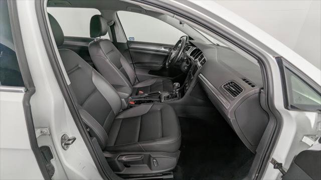 Used 2017 Volkswagen Golf Alltrack S image 22