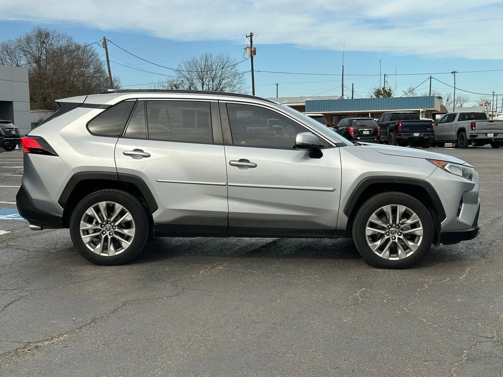 Used 2019 Toyota RAV4 Limited image 4