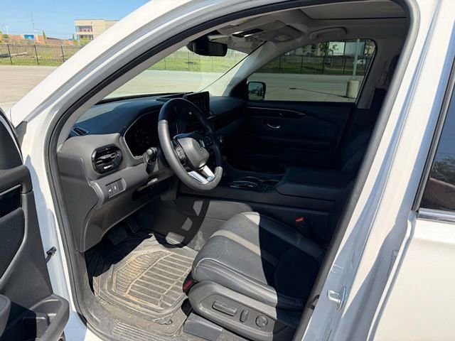 Used 2023 Honda Pilot Touring image 9