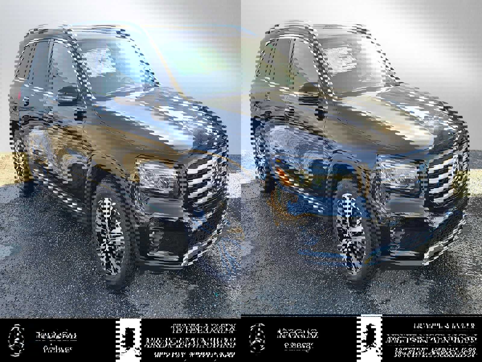 Used 2024 Mercedes-Benz GLB 250 4MATIC image 1