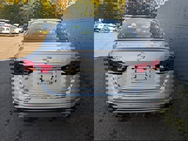 Used 2022 Nissan Altima 2.5 SV w/ SV Premium Package image 6