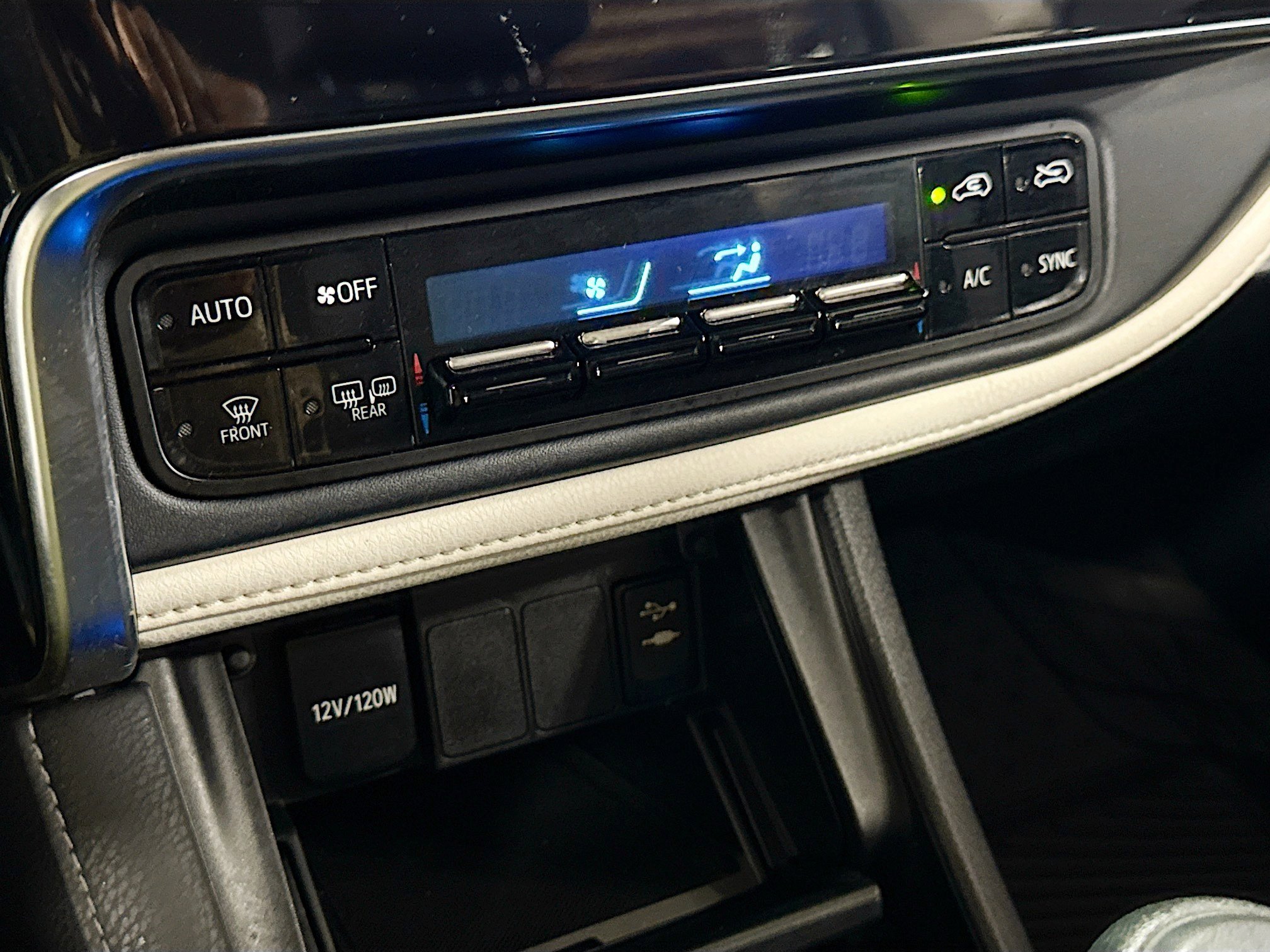 Used 2017 Toyota Corolla iM image 12