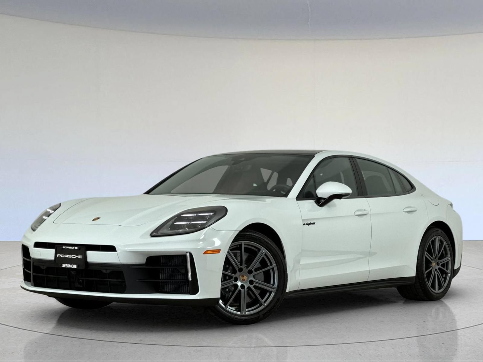 Used 2026 Porsche Panamera 4 E-Hybrid AWD/4WD image 1
