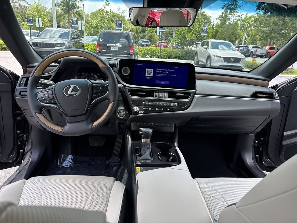 Used 2024 Lexus ES 300h Ultra Luxury w/ Accessory Package (Z2) FWD image 36