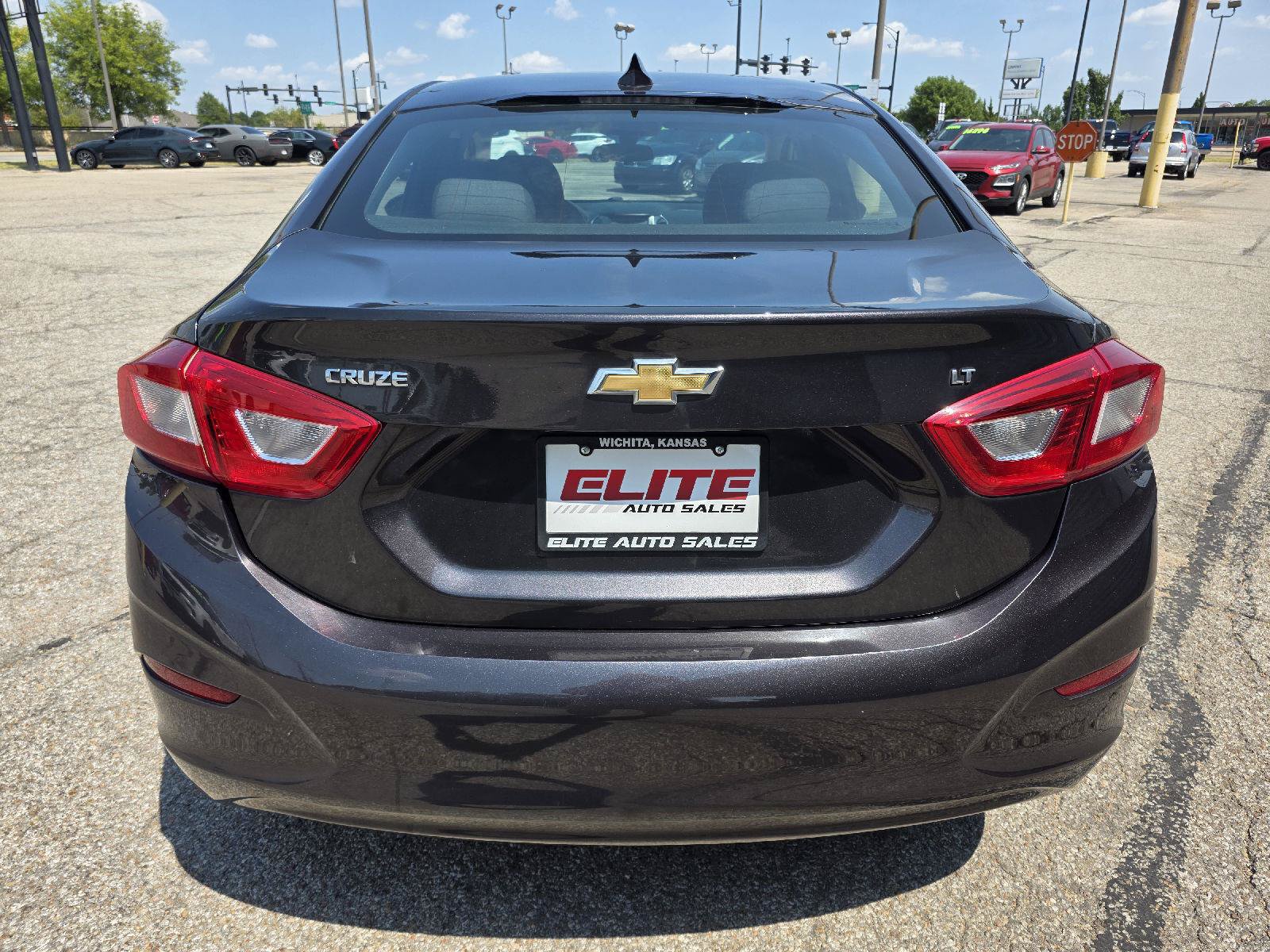 Used 2017 Chevrolet Cruze LT w/ Convenience Package FWD image 6