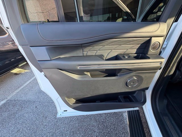 Used 2023 Ford Expedition Max Platinum AWD/4WD image 16