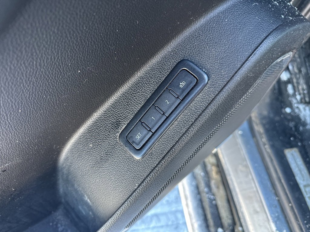 Used 2019 Chevrolet Suburban Premier image 13