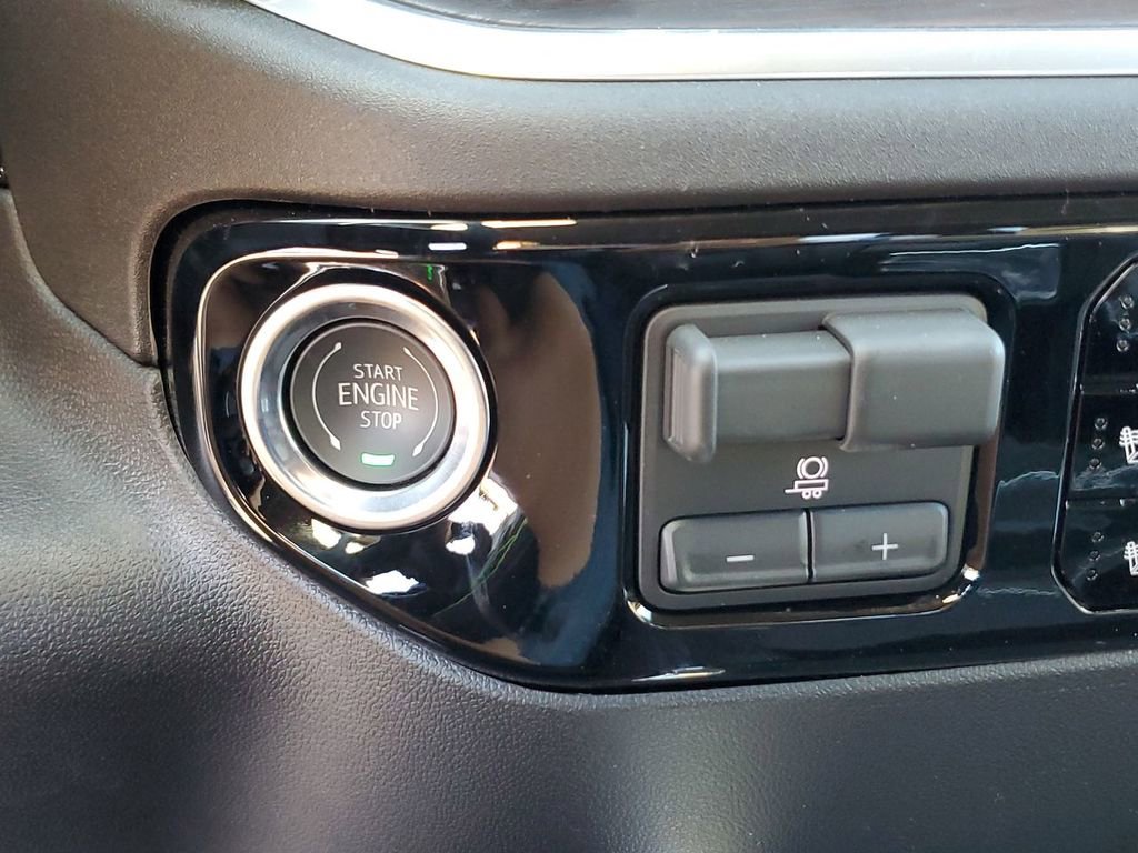 New 2026 GMC Sierra 3500 SLT w/ SLT Premium Package image 17