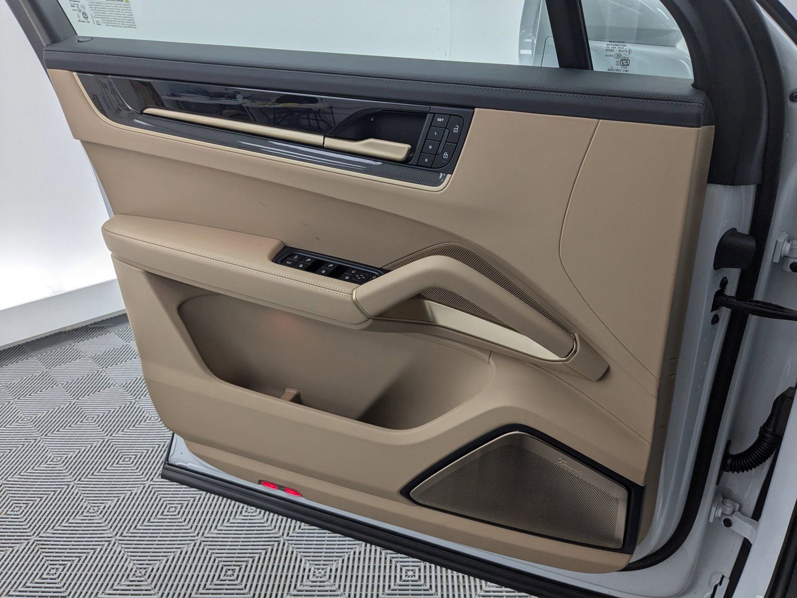 New 2026 Porsche Cayenne Turbo image 11