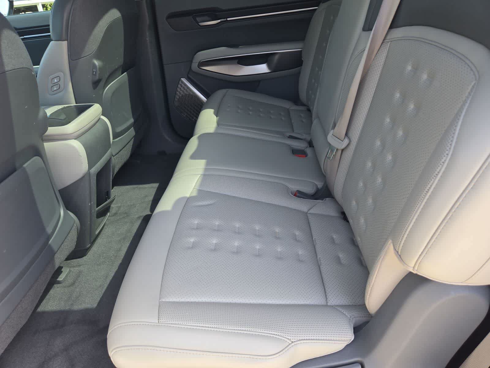 Certified 2024 Kia EV9 Wind AWD/4WD image 18