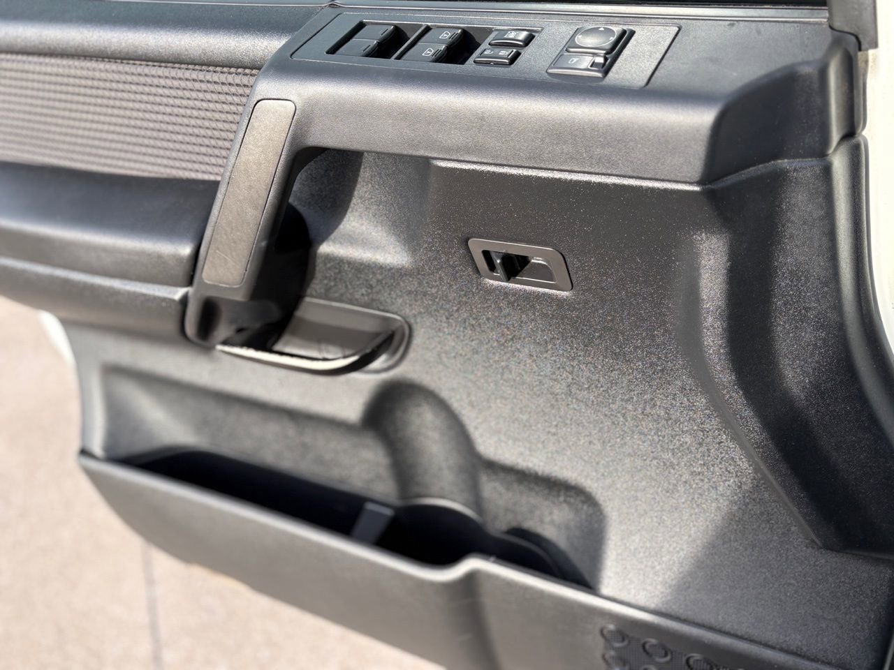 Used 2014 Nissan Titan SV w/ SV Value Truck Package image 26