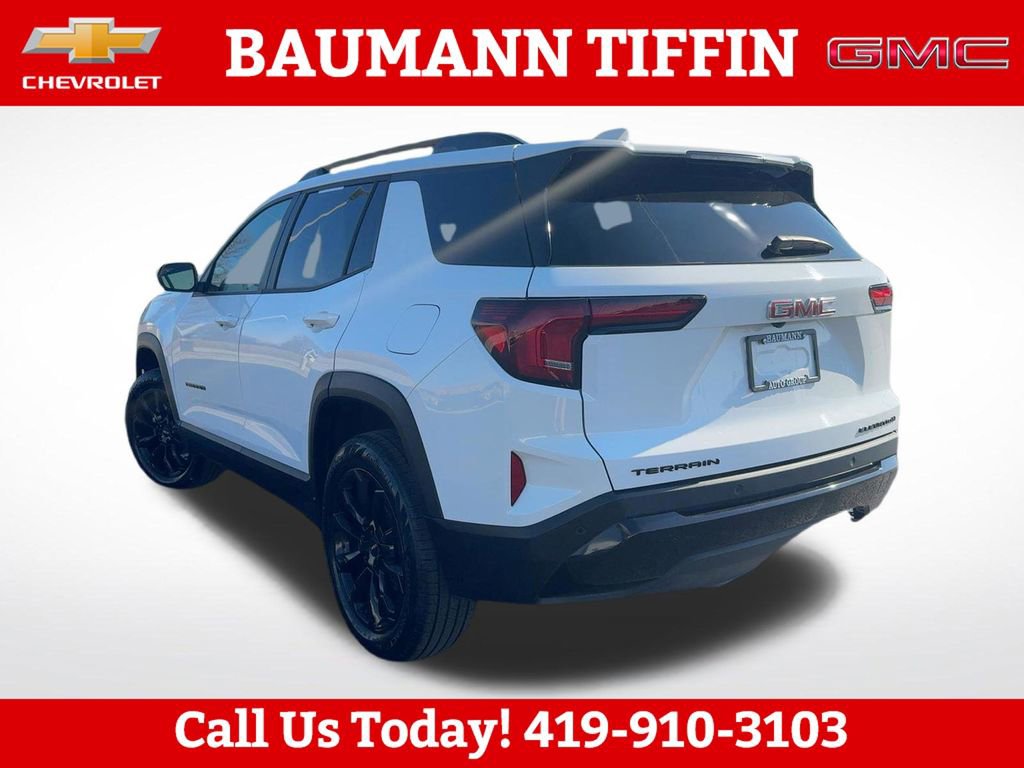 Used 2025 GMC Terrain Elevation w/ Elevation Premium Package FWD image 8
