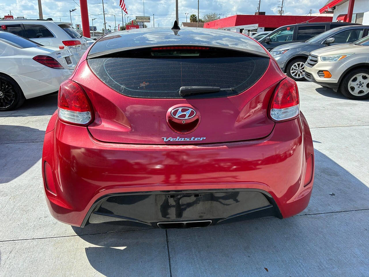 Used 2017 Hyundai Veloster Value Edition FWD image 5