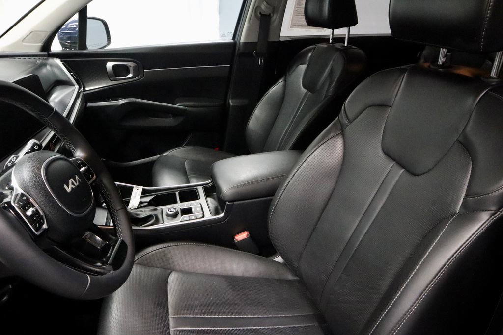 Used 2025 Kia Sorento S FWD image 26