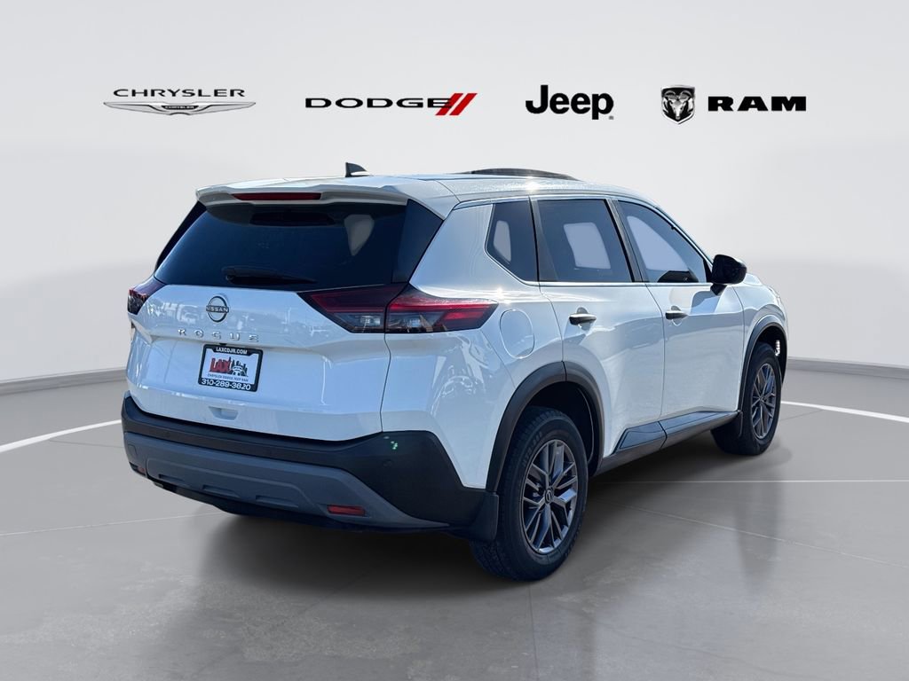 Used 2023 Nissan Rogue S image 3