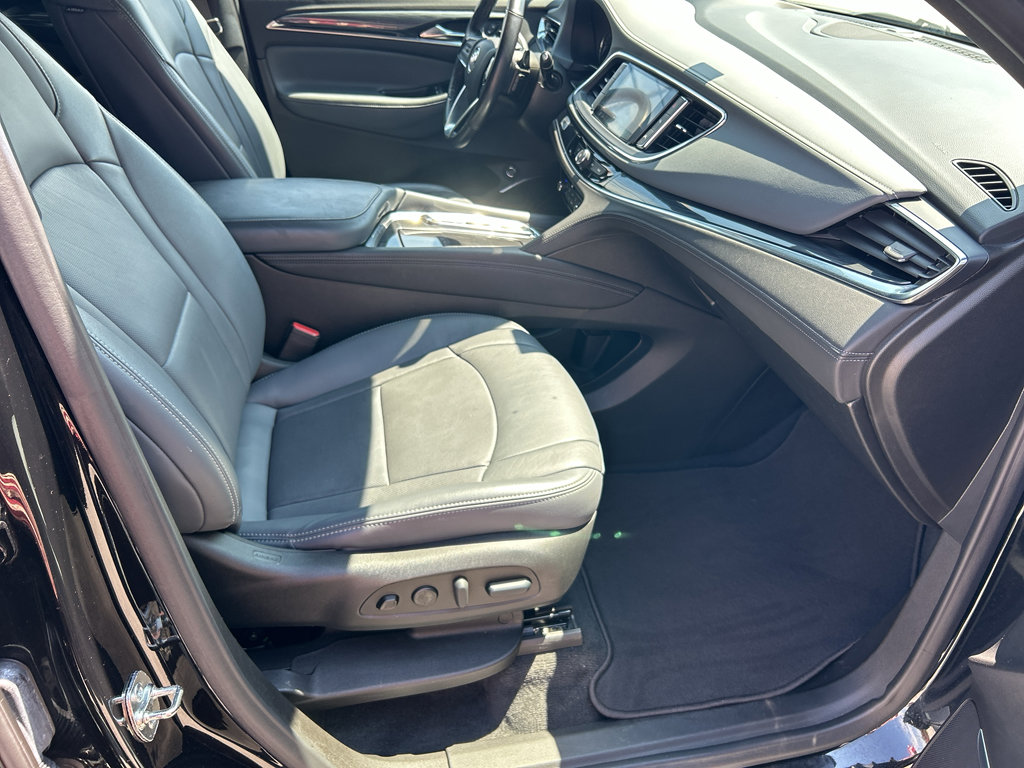 Used 2024 Buick Enclave Premium image 16
