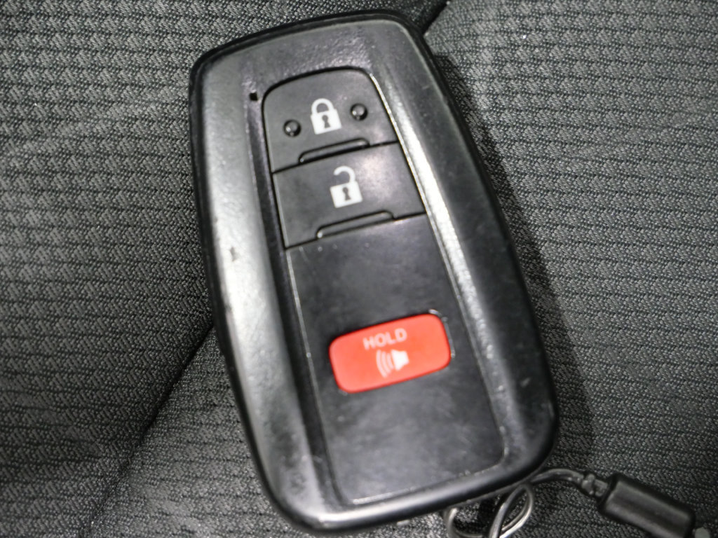 Used 2024 Toyota RAV4 XLE FWD image 28