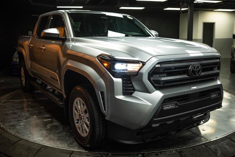 Used 2025 Toyota Tacoma SR5 RWD image 5