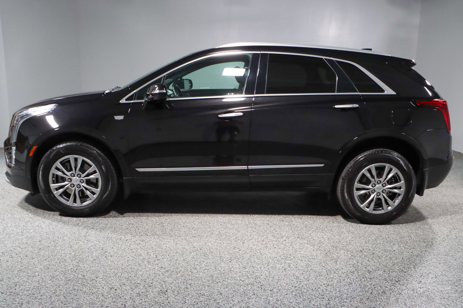 Used 2022 Cadillac XT5 Premium Luxury w/ LPO, Floor Liner Package image 10