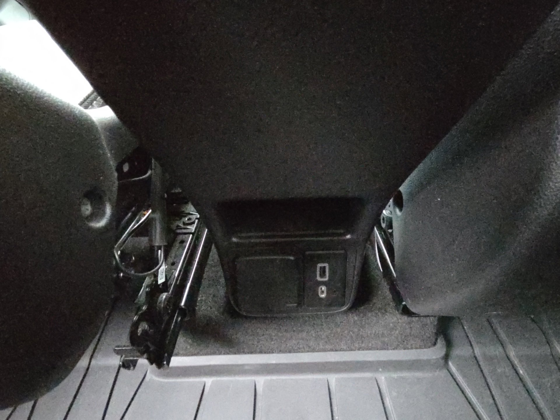 Certified 2022 Buick Encore GX Essence w/ Sport Touring Package image 30