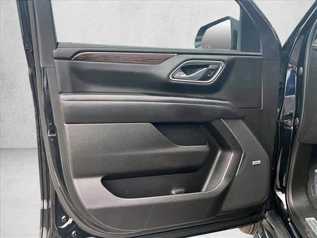 Used 2021 Chevrolet Suburban LT image 17
