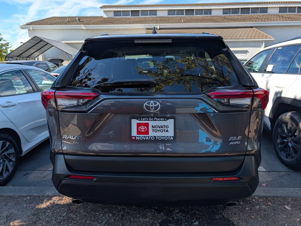 Used 2023 Toyota RAV4 XLE Premium AWD/4WD image 3