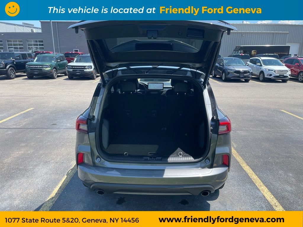 Used 2023 Ford Escape ST-Line w/ Tech Pack #1 AWD/4WD image 10