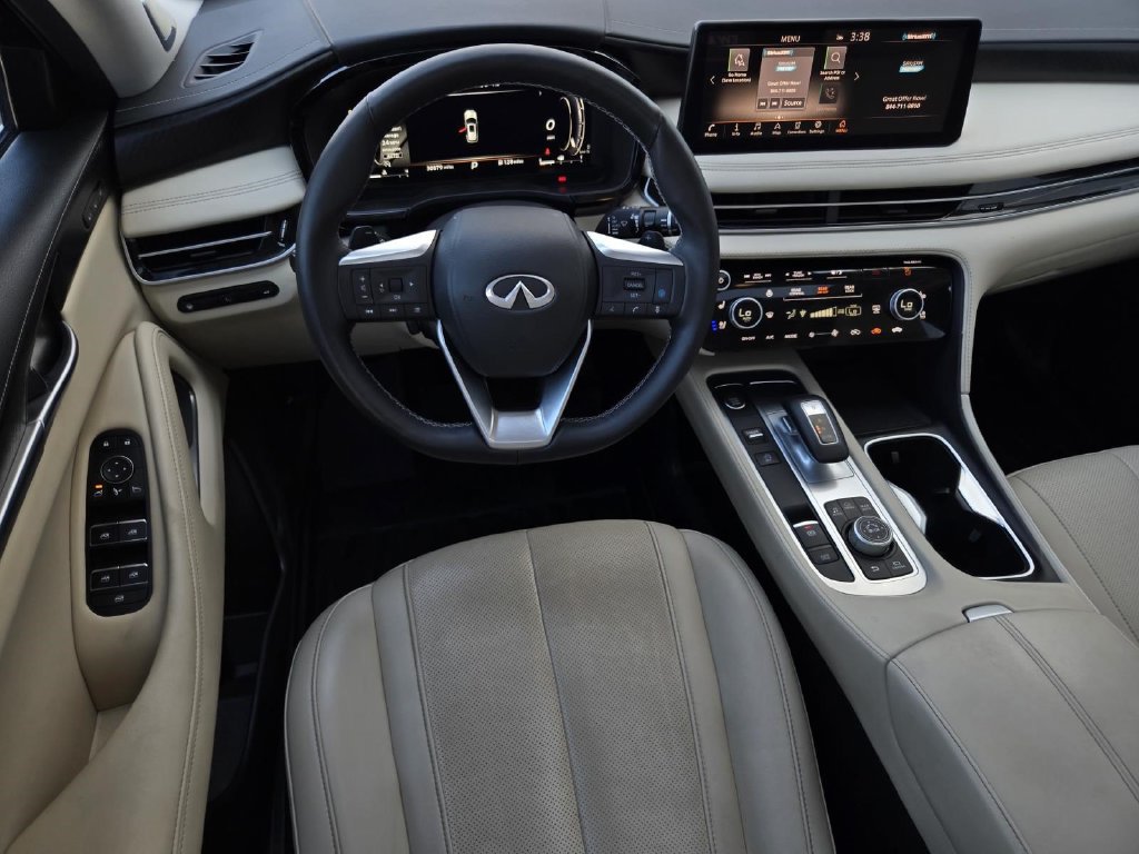 Used 2023 INFINITI QX60 Sensory w/ Vision Package AWD/4WD image 18