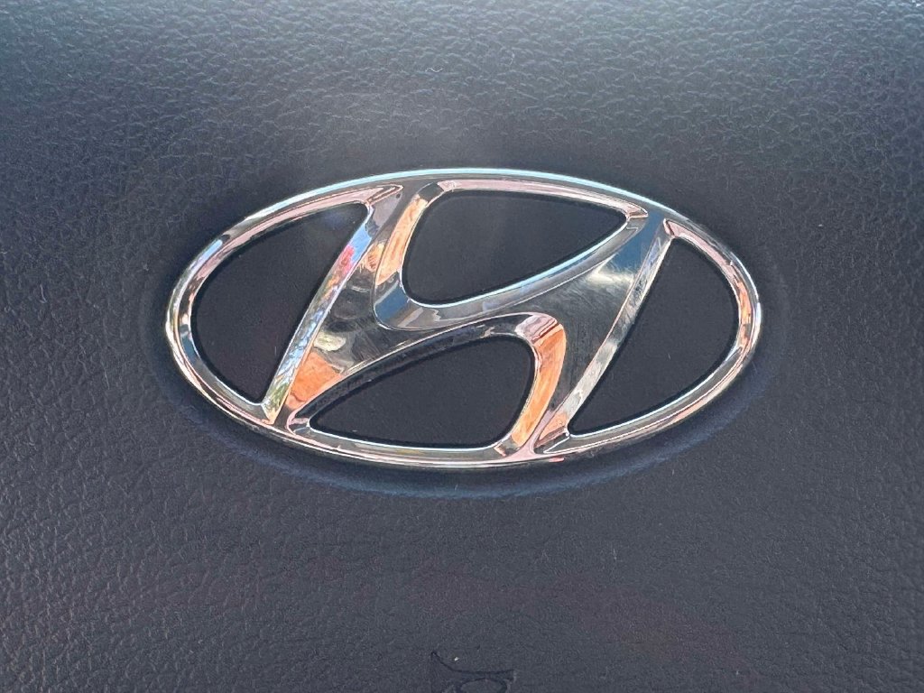 Used 2022 Hyundai Santa Fe Limited AWD/4WD image 33