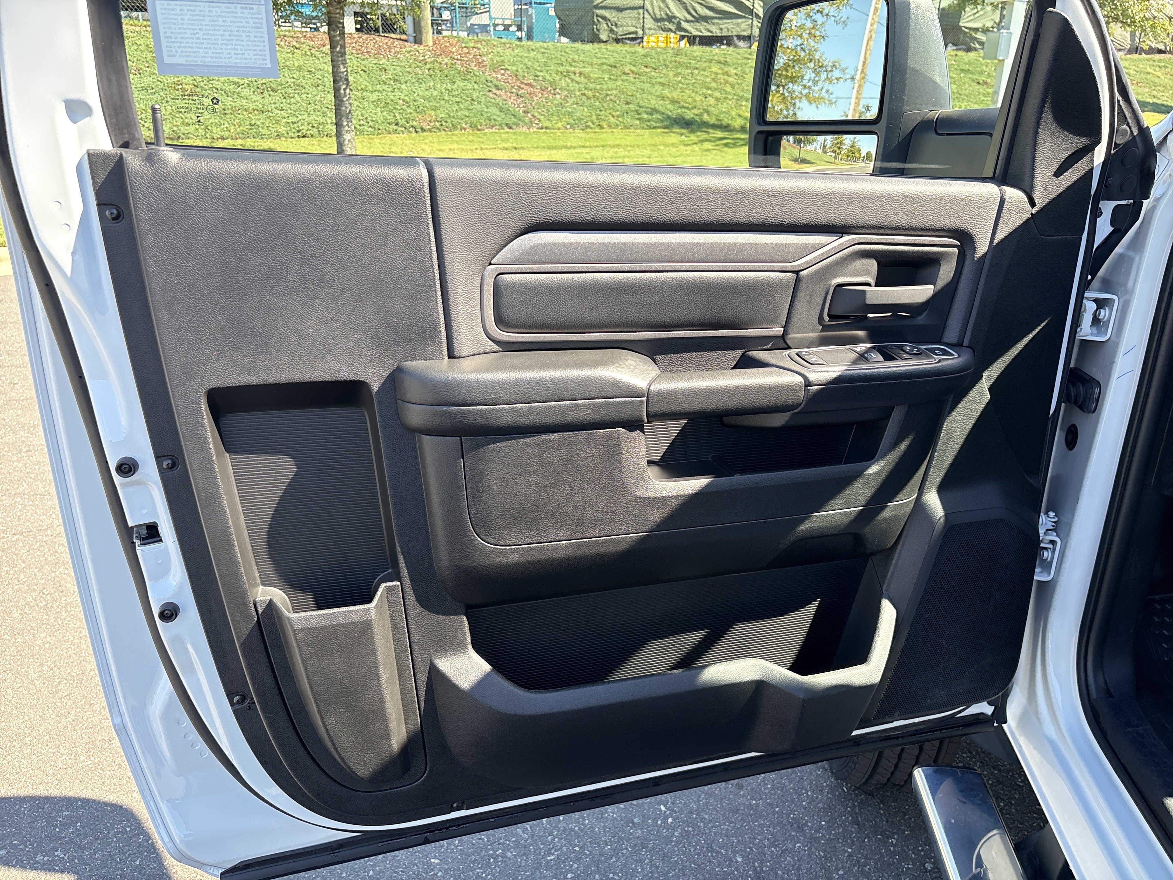 Used 2024 RAM 5500 Tradesman AWD/4WD image 15