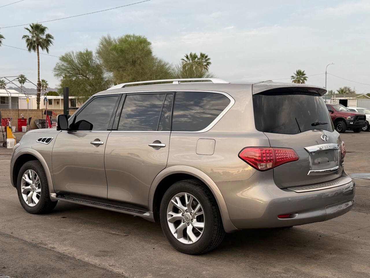 Used 2012 INFINITI QX56 2WD w/ Theater Pkg image 4