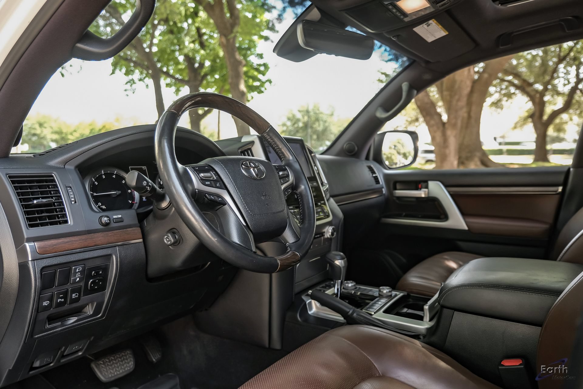Used 2020 Toyota Land Cruiser AWD/4WD image 31